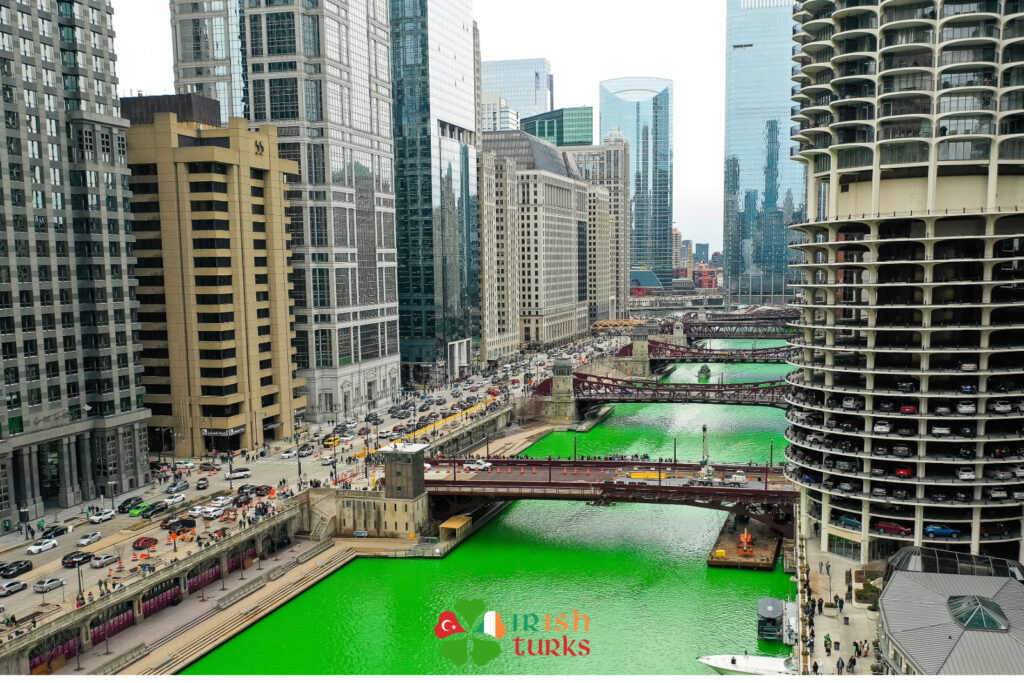 St Patrick Yürüyüşü ABD'nin Chicago şehrinde başlamıştır