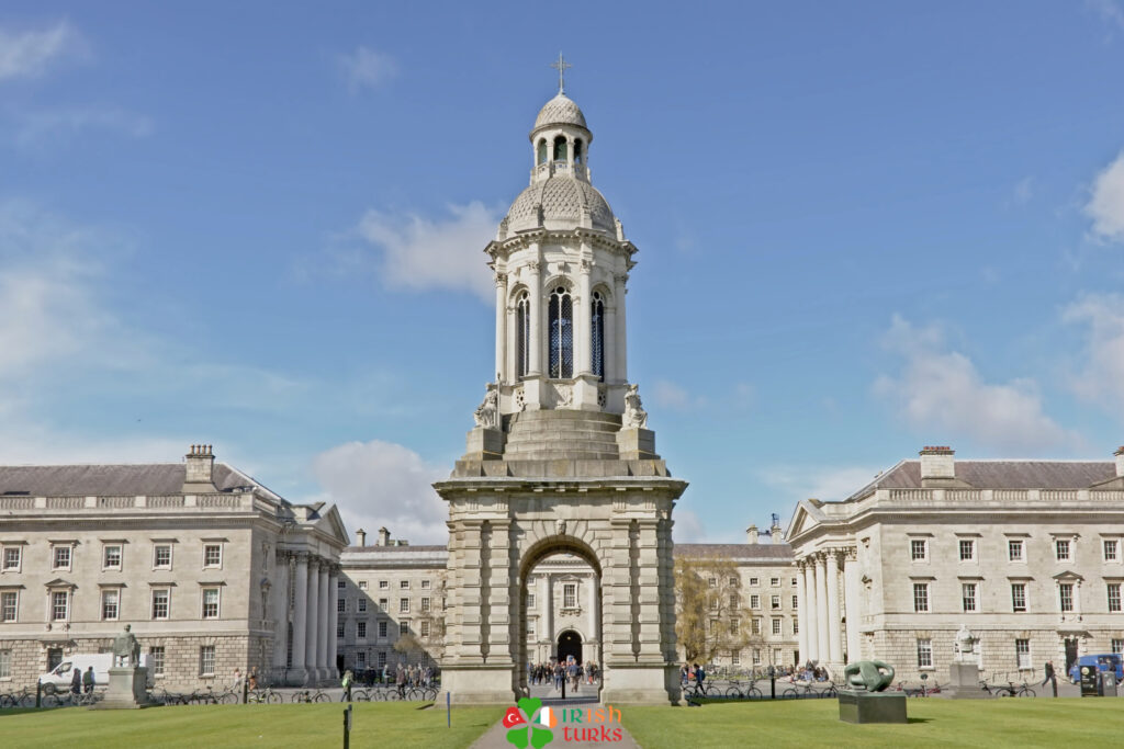 Trinity College, İrlanda'nın en başarılı üniversitelerden biridir.