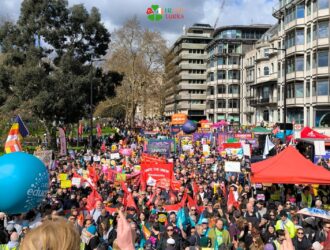 Londra'da Irkçılık karşıtı eyleme büyük ilgi