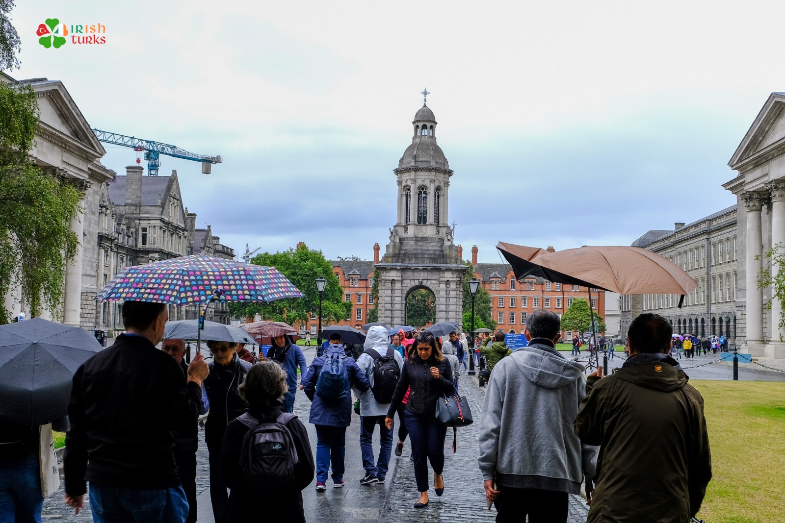 irlanda’da-genc-yetiskinler-yurt-disinda-yasamak